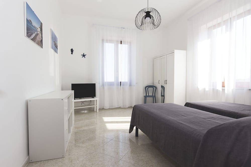 Ganze Wohnung, Comfortable Holiday Home with City-Sea View in center of Lacco Ameno (Ischia) in Lacco Ameno, Ischia