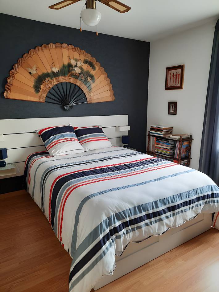 Chambre d'hôtes « Chambre Bleue » avec terrasse, jardin partagés et Wi-Fi in Saint-Avertin, Région de Tours