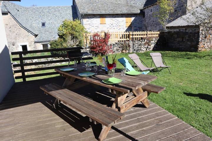 Location de vacances pour 8 personnes, avec Terrasse et Jardin à Graissac