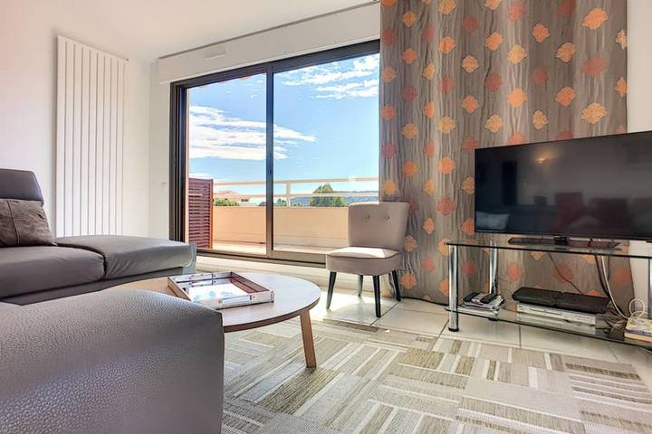 Ferienwohnung für 6 Personen, mit Balkon und Pool, kinderfreundlich in Antibes - 4