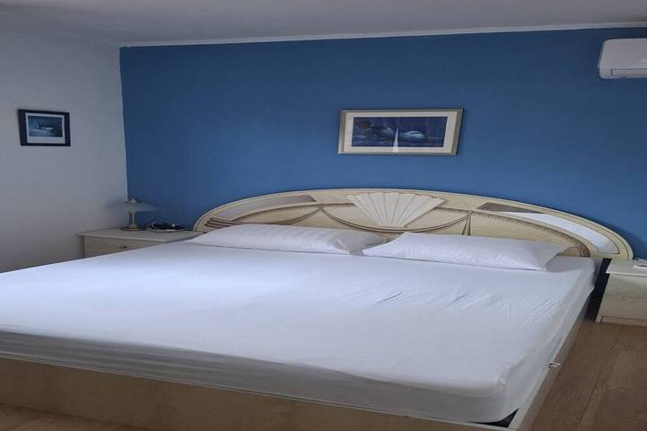 Ganze Wohnung, One bedroom Apartment with Sea View and Balcony in Ston, Dubrovnik-Neretva