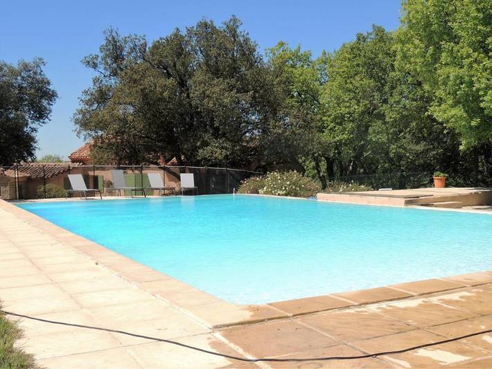 Location de vacances pour 2 personnes, avec jardin ainsi que terrasse et piscine à La Bastidonne - 3