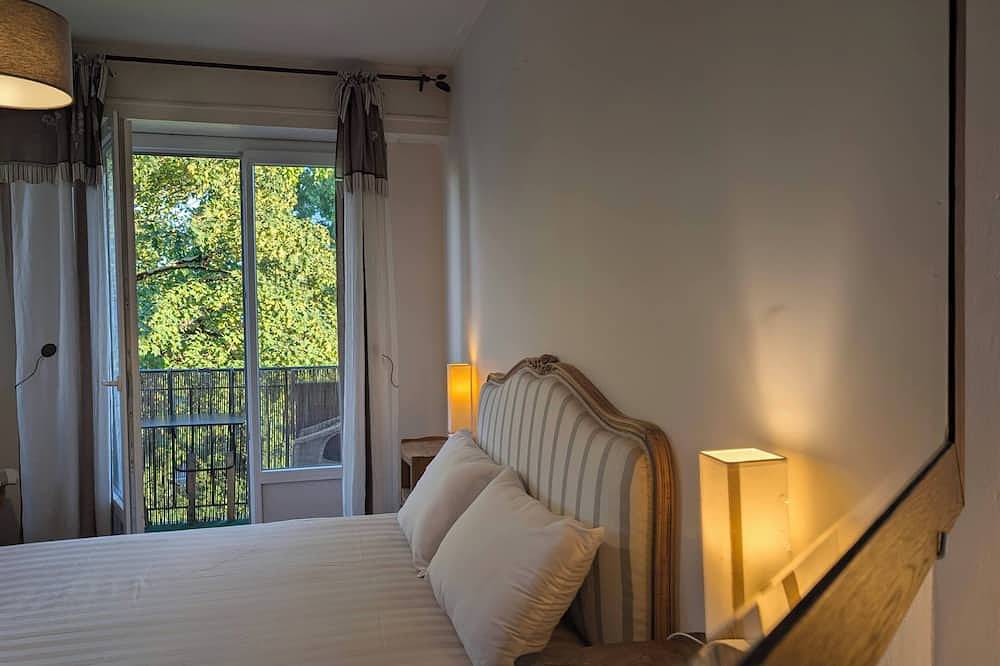 Entire apartment, A 5-minute walk from downtown - Bright two-bedroom apartment, 2 bedrooms, large balcony, garage space in Pau, Béarn
