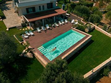 Gîte pour 4 personnes, avec jardin ainsi que vue et piscine à Antonelli