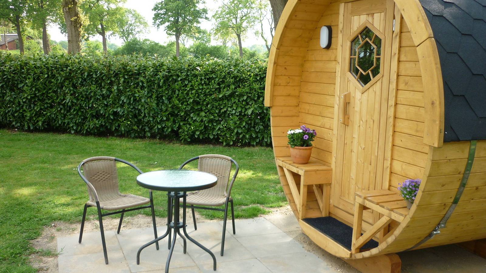 Ganze Ferienwohnung, Gemütliches Schlaffass am Schwimmteich mit Heizung in Burg (Dithmarschen), Sankt Michaelisdonn und Umgebung