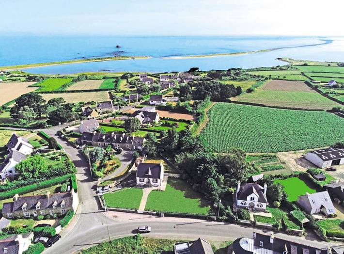 Gîte pour 8 personnes, avec jardin et terrasse dans L Armor - 3