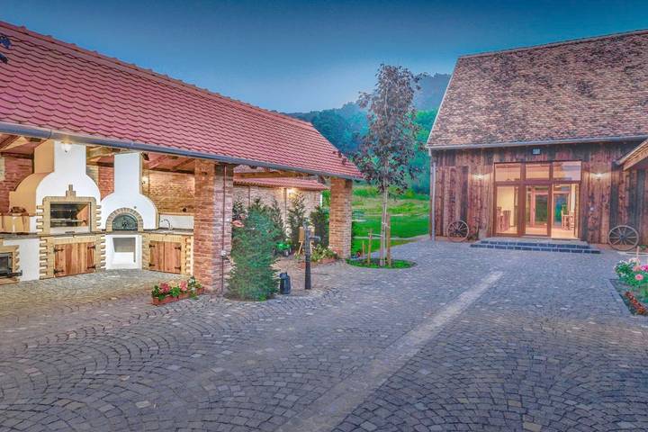 Hôtel pour 3 personnes, avec sauna ainsi que jardin et vue