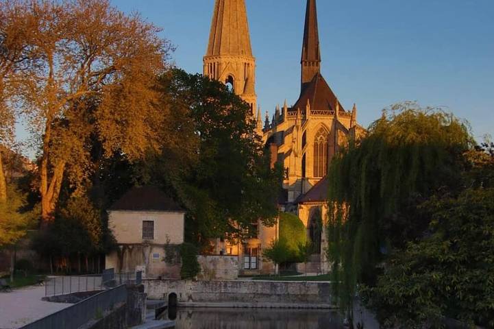Apartamento entero, City center studio in Vendôme, Valle del Loira