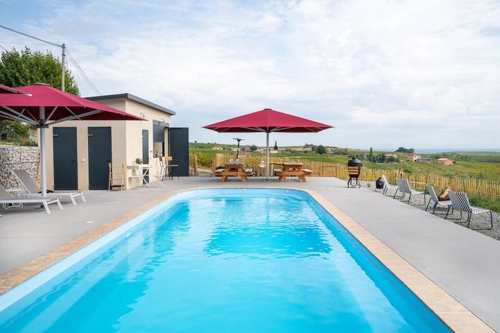Gîte pour 2 personnes, avec piscine à Beaujeu