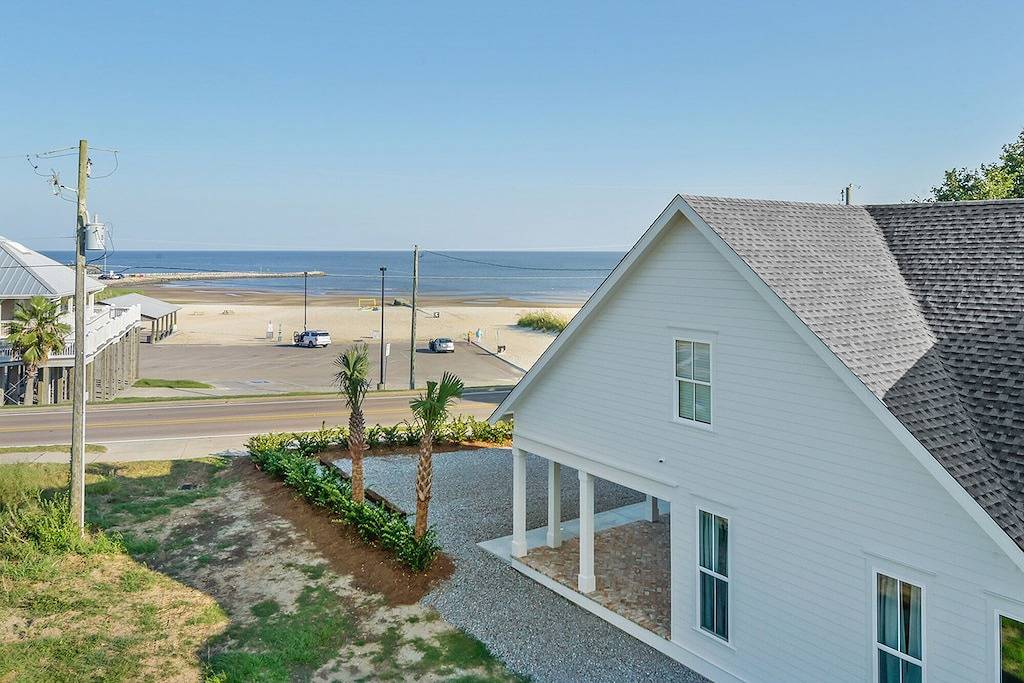 New Beachfront 3 Bed 2 1/2 Bath in der Innenstadt von Bay St. Louis in bester Lage in Bay St. Louis, Mississippi Gulf Coast