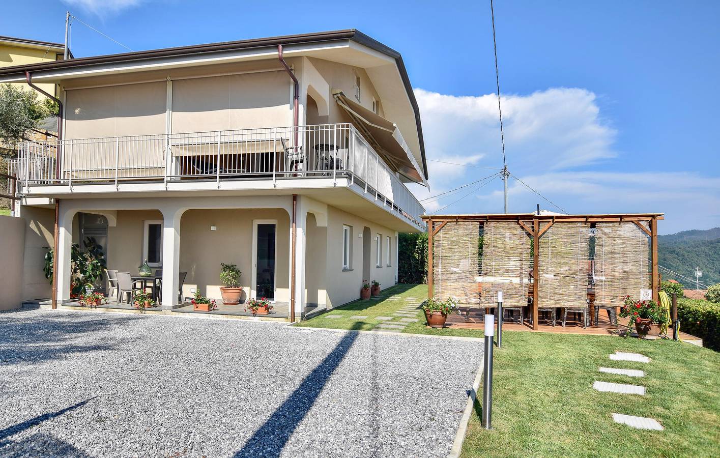 Apartment mit Meerblick, Pool, Garten und Parkplatz in Massarosa, Italienische Riviera