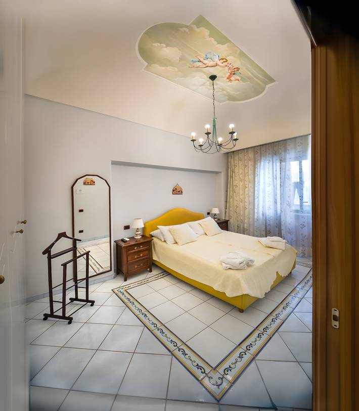 Room 'Standard Nautilus' with Shared Terrace, Wi-Fi and Air Conditioning in Ischia Porto, Ischia By