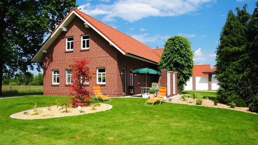 Ferienwohnung für 3 Personen, mit Terrasse und Garten in Leer und Umgebung