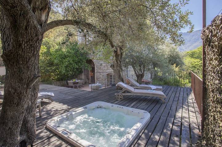 Vakantiehuis voor 5 personen, with tuin and whirlpool as well as terras, met huisdier - 1