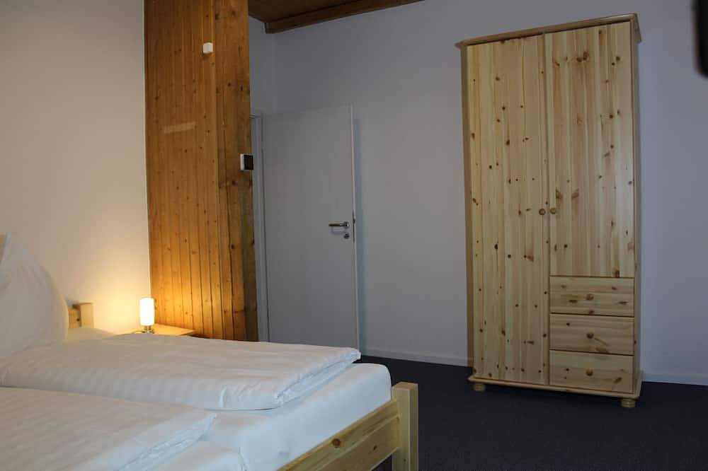 Ganze Wohnung, Großzügige und komfortable Wohnung im Unesco Geopark Vulkaneifel in ruhiger Lage in Immerath, Vulkaneifel