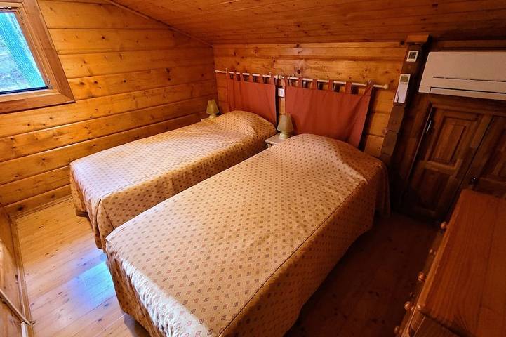 Gîte pour 6 personnes, avec jardin et piscine ainsi que sauna et jacuzzi à Bias - 4