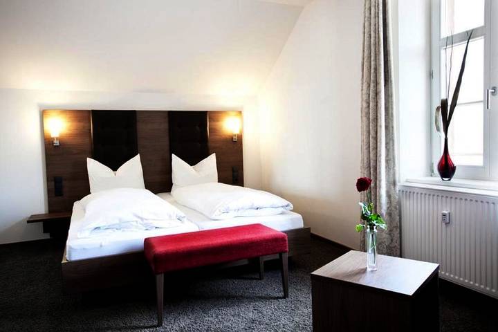 Hotel für 2 Personen, mit Terrasse und Garten in Sasbach am Kaiserstuhl - 4