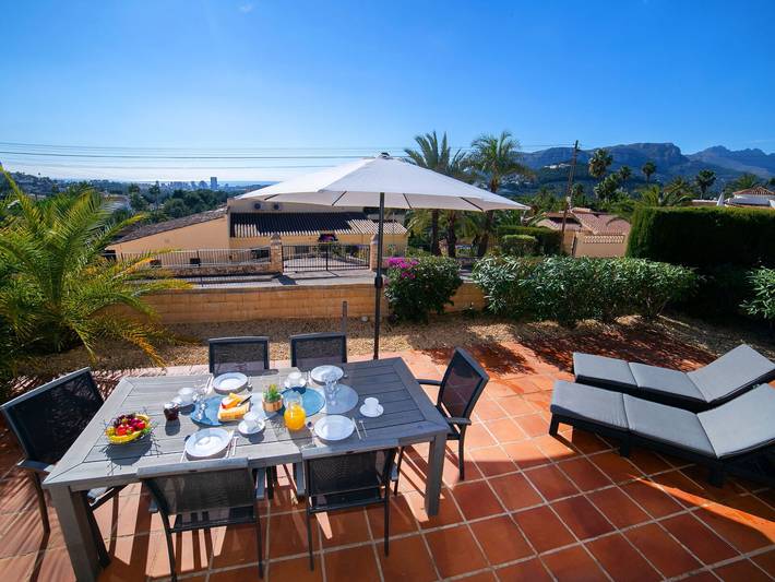 Ferieudlejning for 5 personer, med terrasse og pool i Calpe