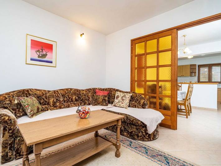 Apartamento entero, Apartment Bobić- Three Bedroom Apartment with Balcony and Sea View in Slano, Condado de Dubrovnik-Neretva