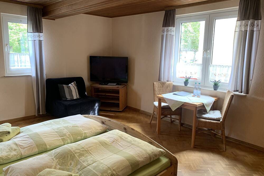 Ganze Wohnung, Landhaus Appartement mit Küche und Bad - ländlich + zentral Nähe Frankfurt in Bad Homburg, Hochtaunuskreis