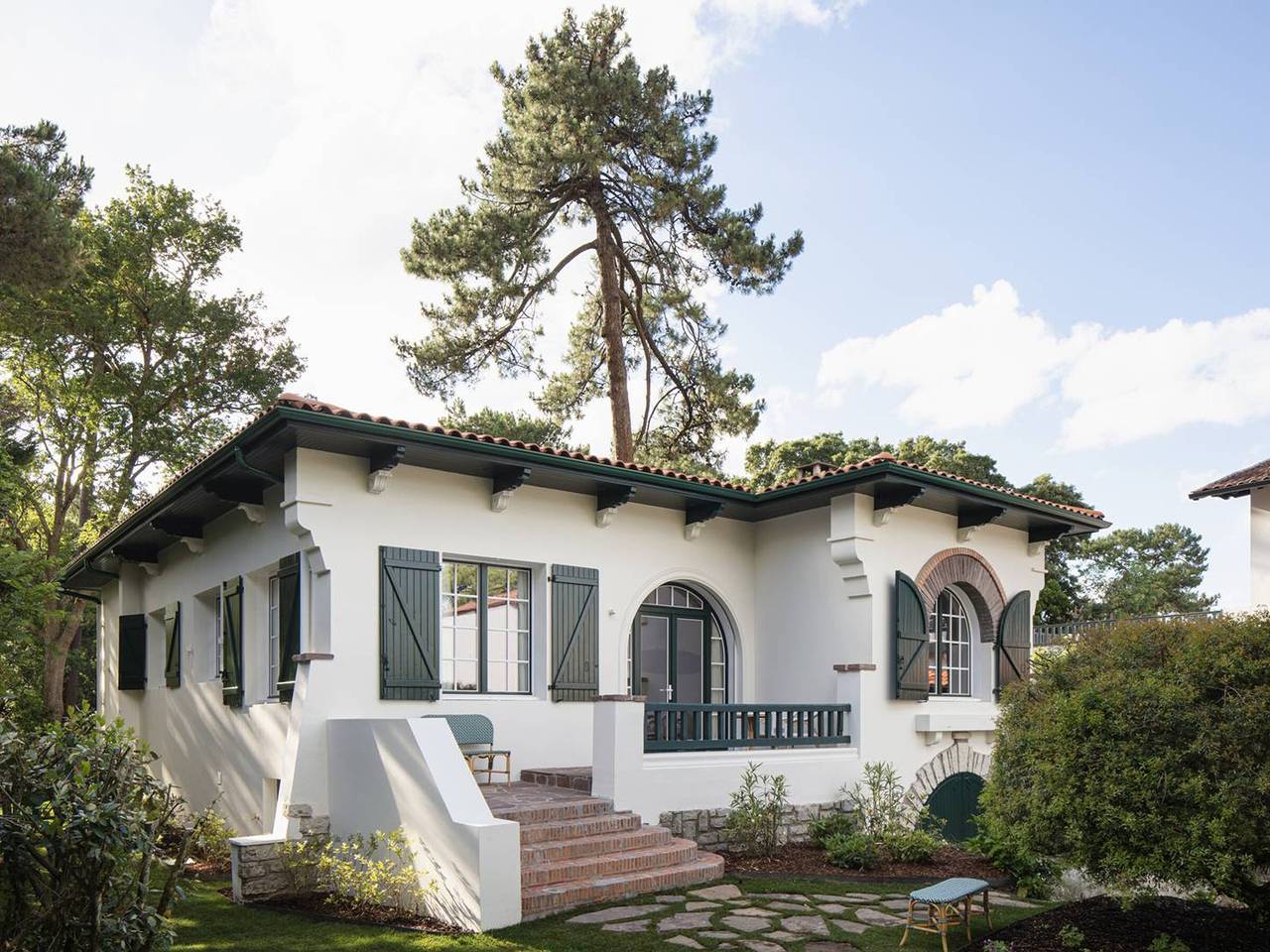 Luxuriöse Villa im Zentrum von Hossegor mit beheiztem Pool, in der Nähe von Strand, See und Golf. in Hossegor-See, Hossegor