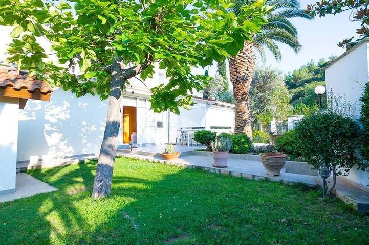 Villa für 12 Personen, mit Balkon und Garten - 1