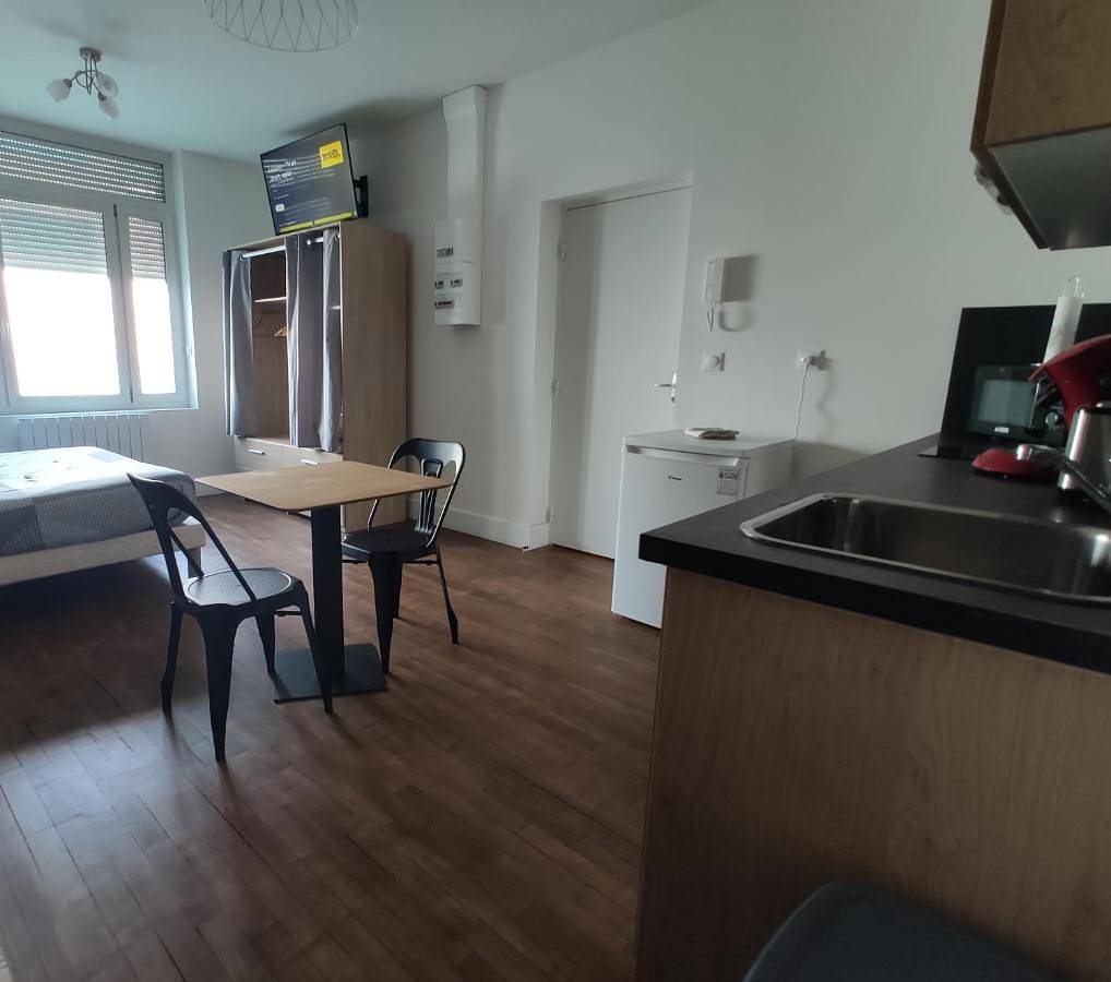 Appartement entier, One-Bedroom Apartment in Anzin, Région de Valenciennes