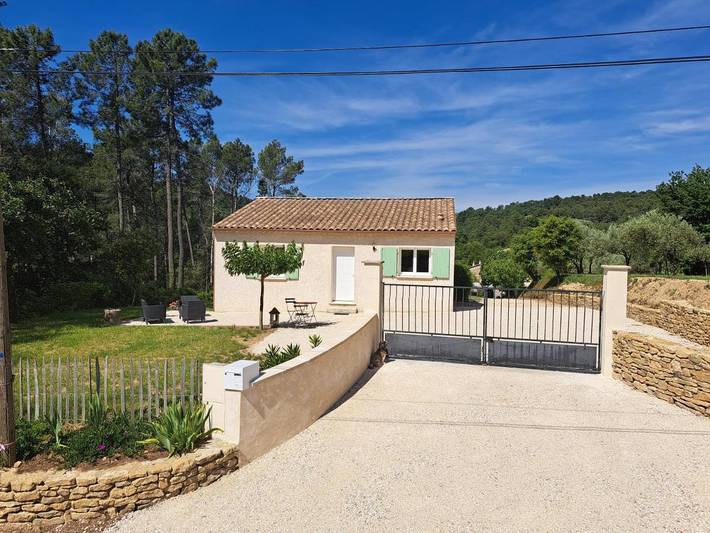 Location de vacances pour 4 personnes, avec vue ainsi que jardin et terrasse à Saint-Alexandre