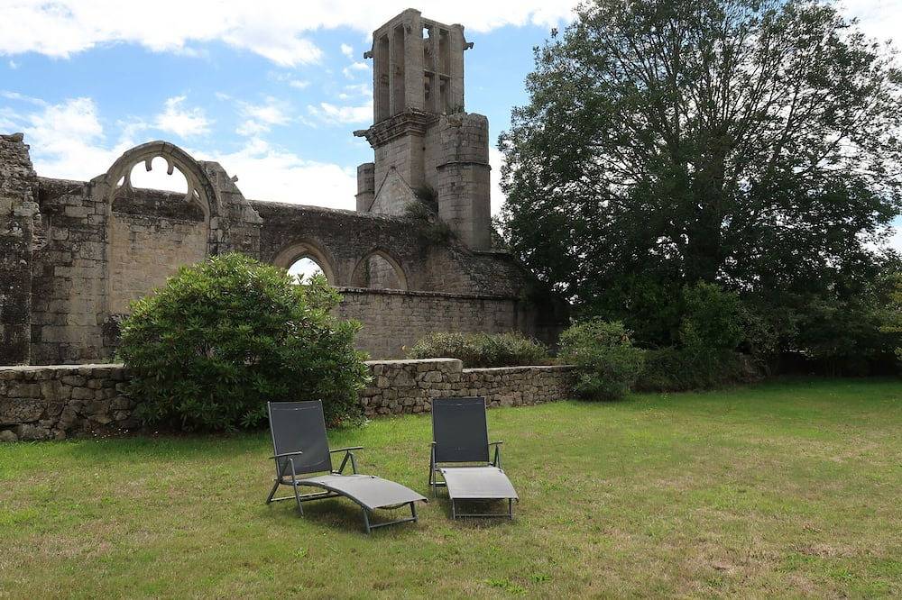 Appartement entier, Joli appartement pour 4 personnes avec Wifi, Tv et terrasse in Pont-l'Abbé, Région de Quimper