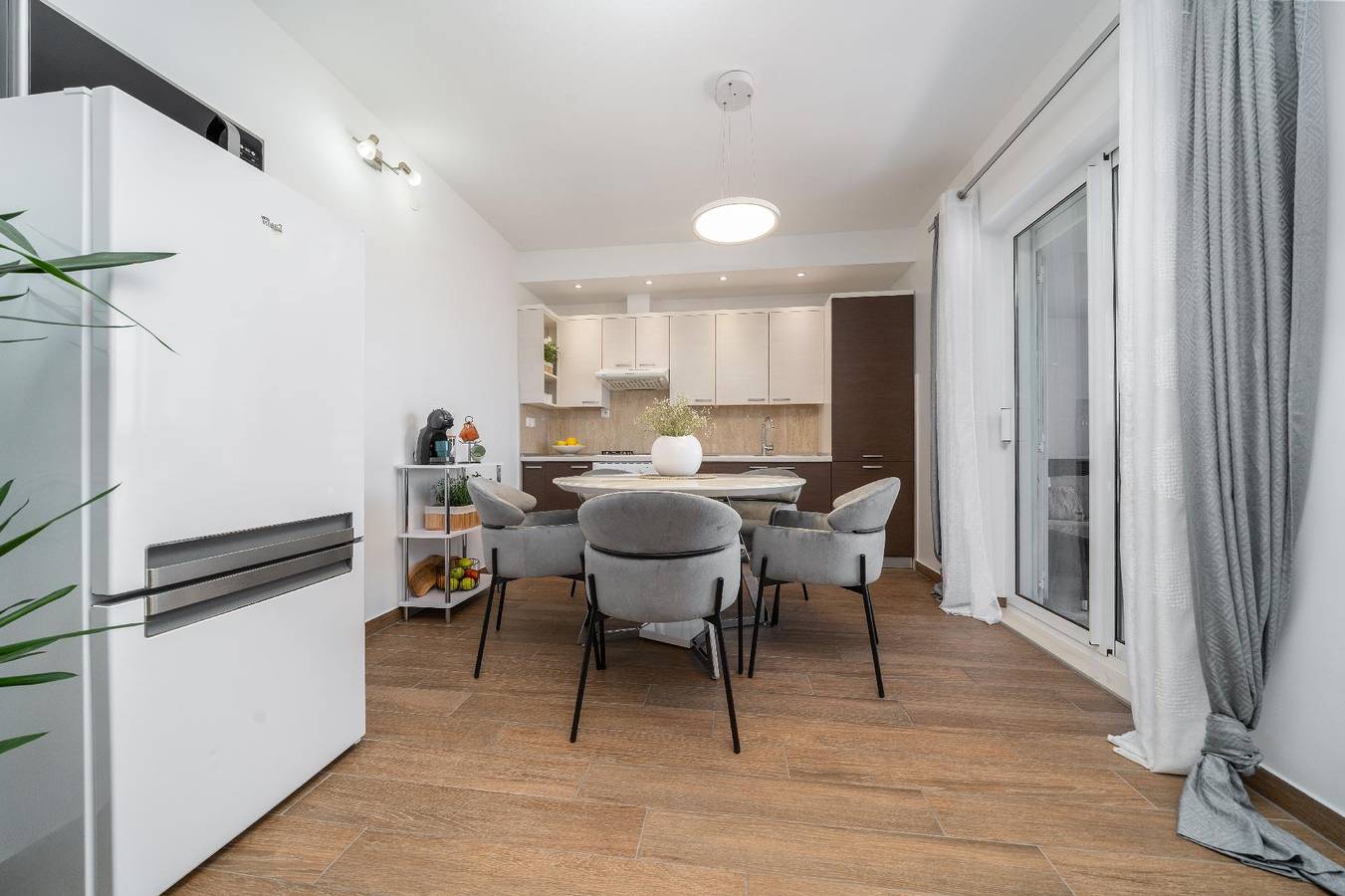 Appartement de vacances entier, Apartment Ana with breathtaking view of the sea in Makarska, Makarska riviera