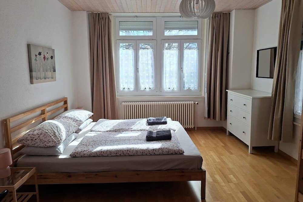 Apartamento entero, Elegante apartamento en planta baja ubicado a 3 minutos a pie de la estación Interlaken West. in Interlaken, Lago de Thun