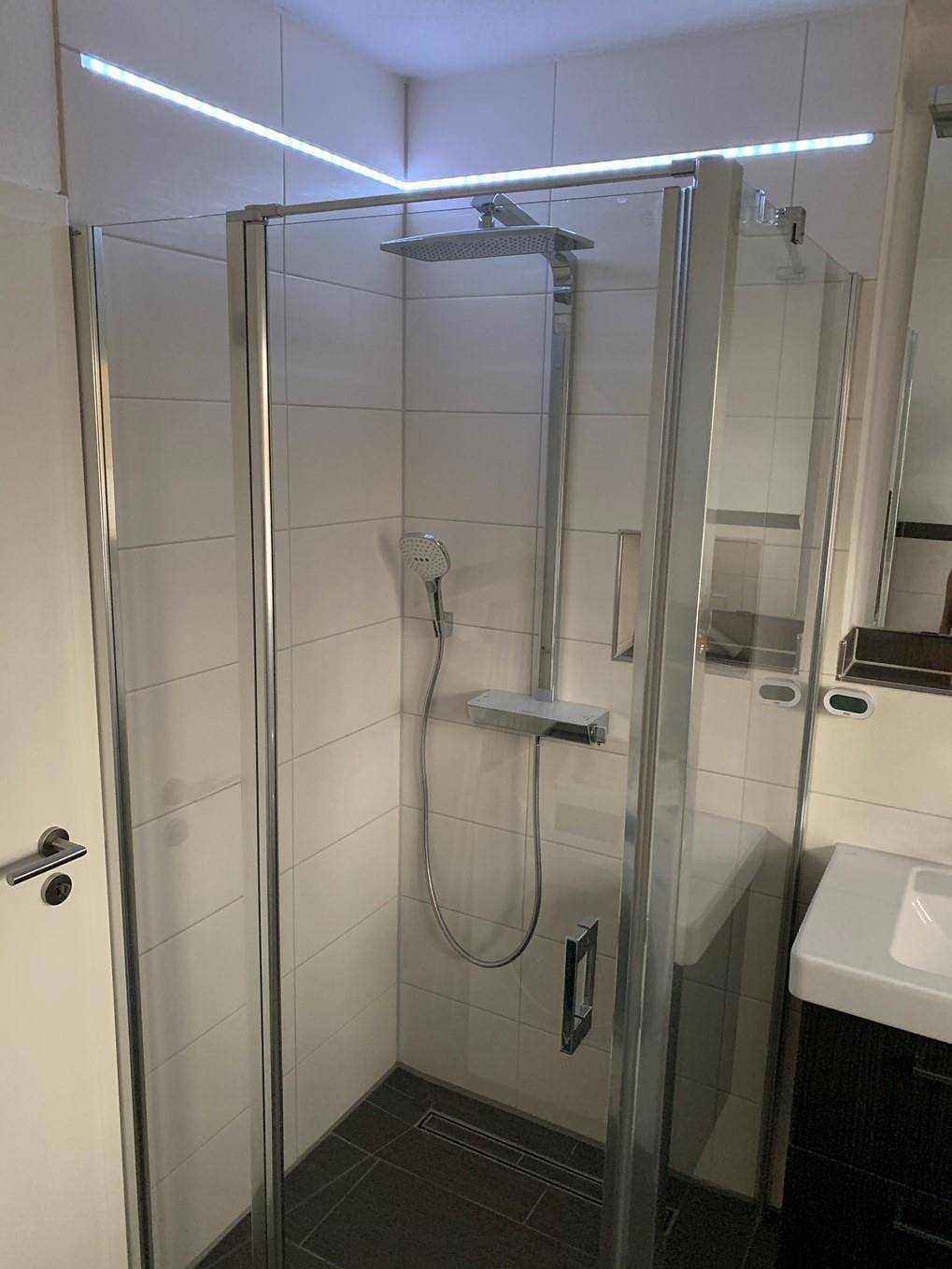 Ganze Ferienwohnung, Fewo, Dusche und Bad, Wc, 1 Schlafraum in Seeg, Bayerisch Schwaben