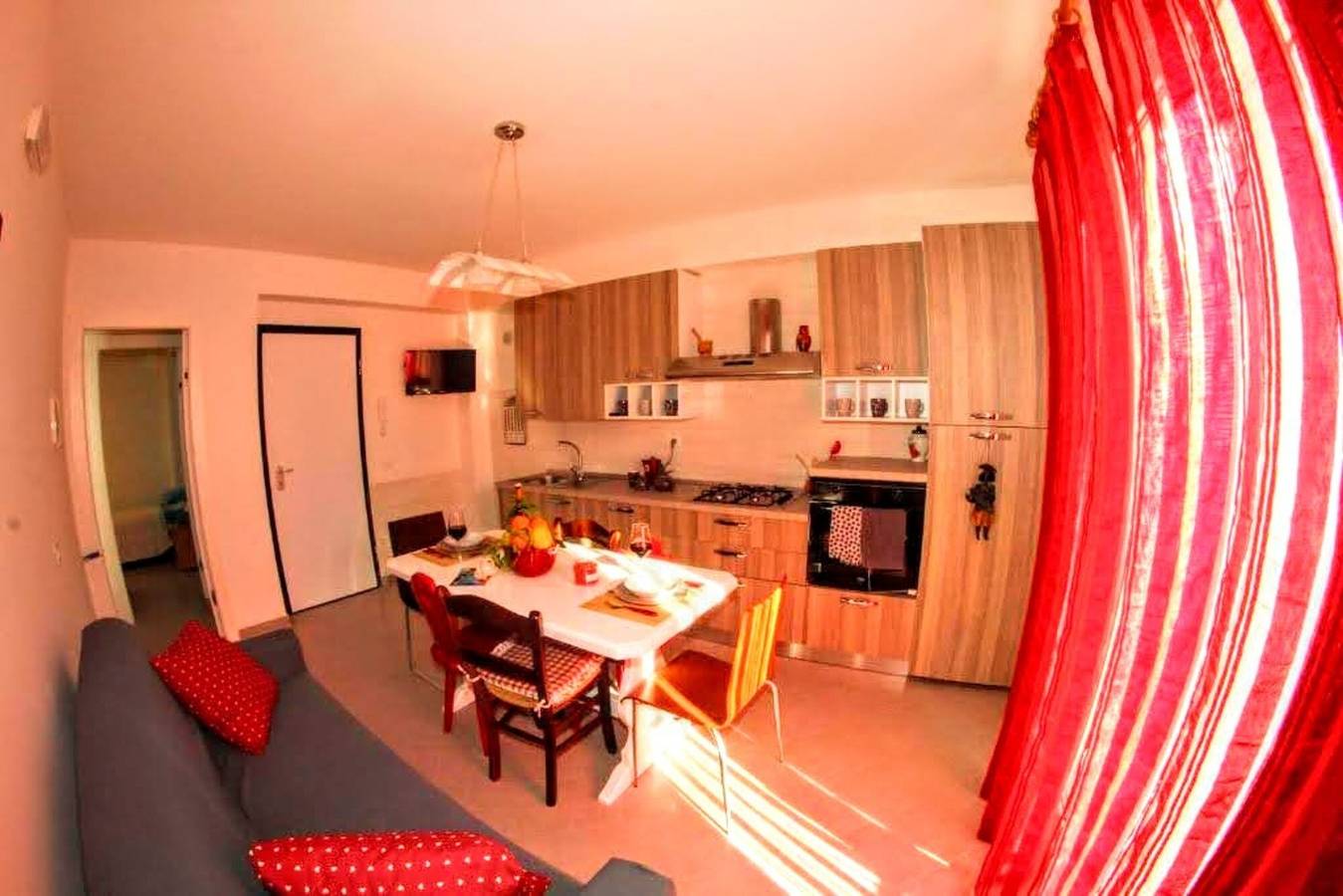 Appartement entier, Appartement 'L'airone' avec vue sur la mer, Wi-Fi et climatisation in Balestrate, Province de Palerme