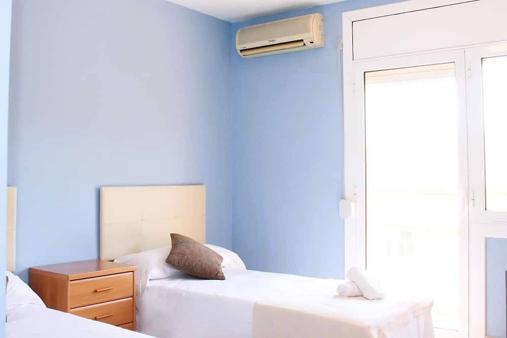 House with swimming and sea views-20 min Barcelona in el Masnou, Costa del Maresme