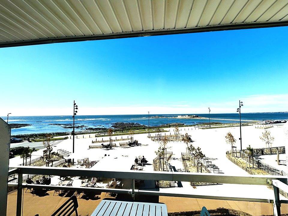 Appartement entier, Appartement 4 personnes - superbe vue mer, la plage du Fort-Bloqué à 50 m in Le Fort-Bloqué, Ploemeur