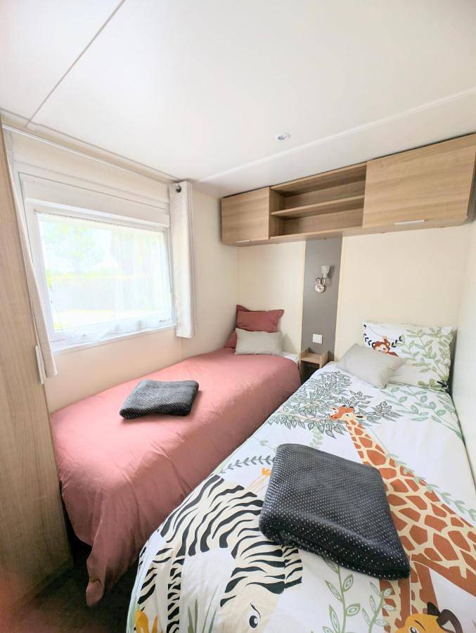 Location de vacances pour 6 personnes, avec jardin ainsi que terrasse et vue à Tour-en-Bessin - 4