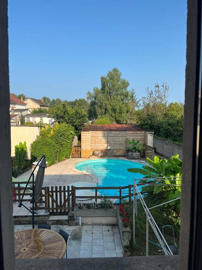 Chambre d’hôte pour 2 personnes, avec piscine et jardin à Montceau-les-Mines