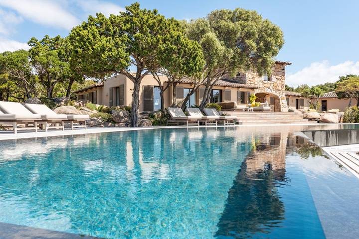 Location de vacances pour 12 personnes, avec jardin, adapté aux familles à Pianottoli-Caldarello - 2