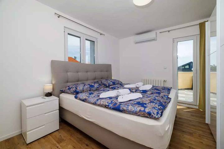 Villa für 8 Personen, mit Garten und Balkon in Crikvenica - 3