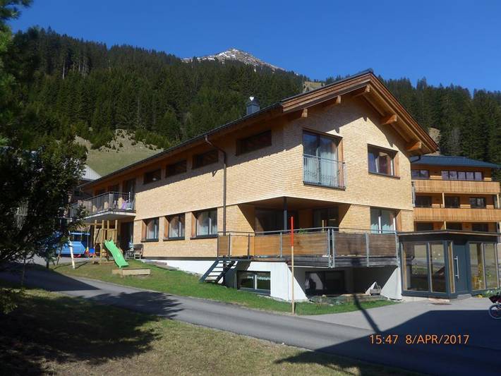 Ferienwohnung für 4 Personen, mit Balkon und Garten in Schröcken