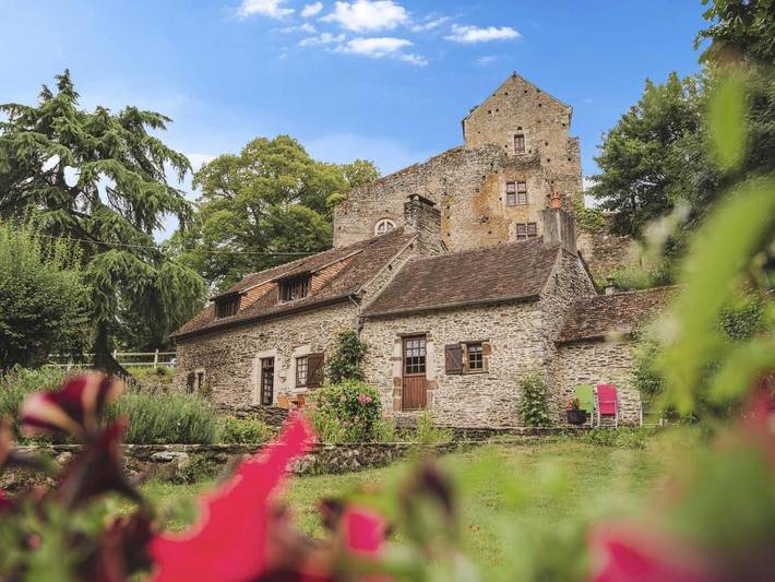 Gîte pour 8 personnes, avec jardin et terrasse à Rouez
