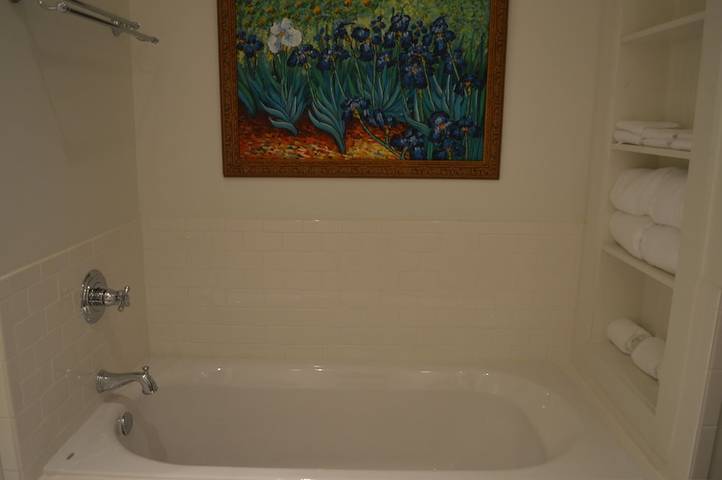 Vacation rental for 12 people, with balcony and pool as well as hot tub, with pets in Lewis Smith Lake