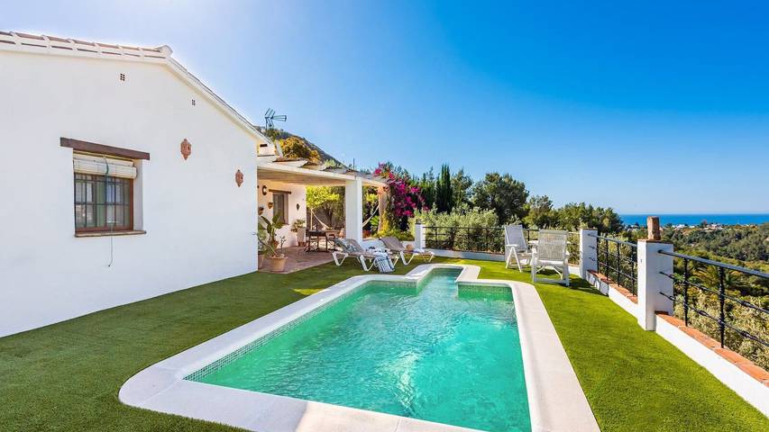 Chalet para 4 personas, con piscina y balcón/terraza - 1