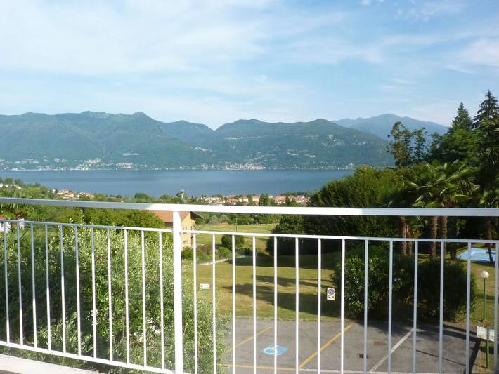 Entire apartment, "Blueville21" Apartment with Lake View, Shared Pool, and Wi-Fi in Germignaga, Lago Maggiore (Lombardy)
