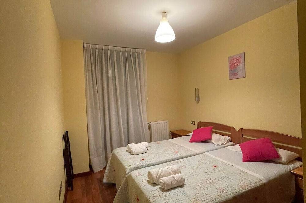 Entire apartment, 24A02 El Mirador de Llaneces in Las Arenas (Cabrales), Cabrales