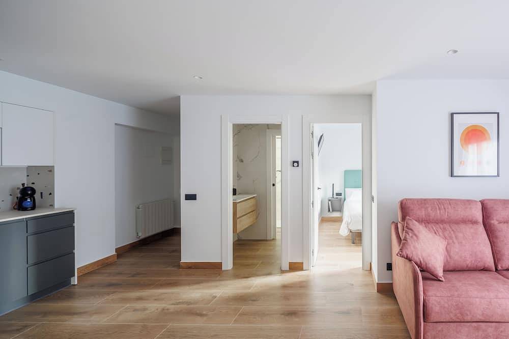 Entire apartment, Double Apartment With Parking Included in Logroño, La Rioja Province