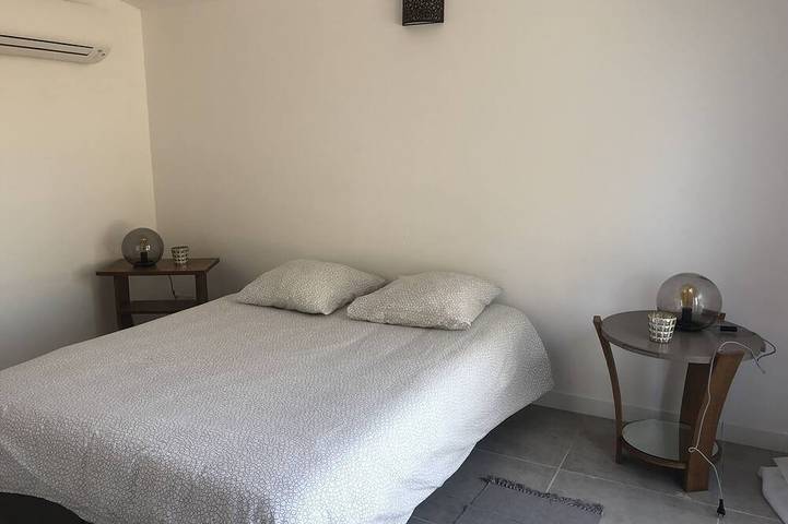 Villa pour 9 personnes, avec jardin ainsi que balcon et jacuzzi dans Sainte-Lucie de Porto-Vecchio - 3