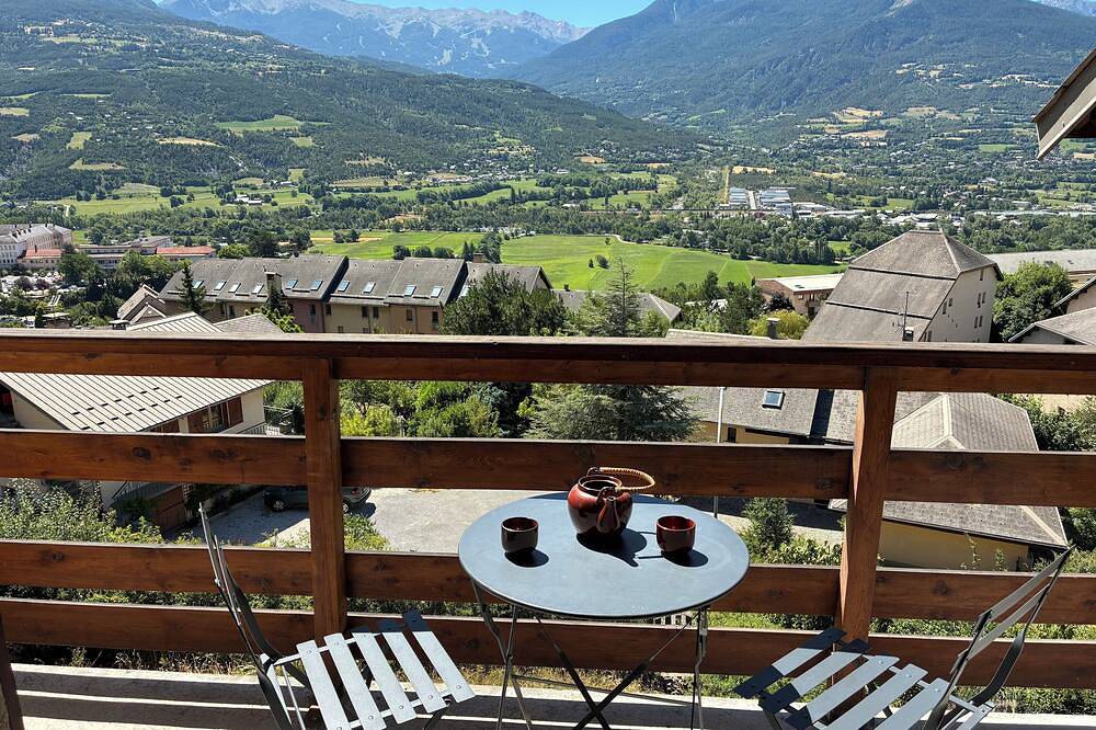 Ganze Wohnung, T2 apartment Come and recharge your batteries in a quiet, leafy setting in Embrun, Nationalpark Écrins