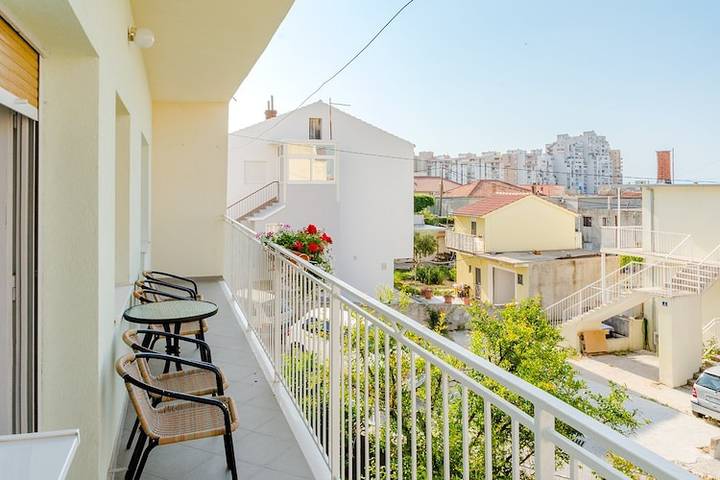 Apartamento entero, Apartment Marko (St) - Three Bedroom Apartment with Balcony and Garden View in Split, Condado de Split-Dalmacia