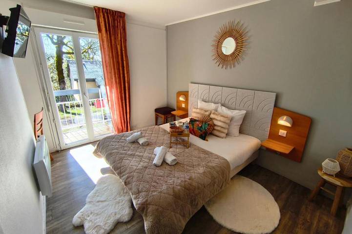 Hôtel pour 2 personnes, avec Balcon et Terrasse ainsi que Jardin et Piscine